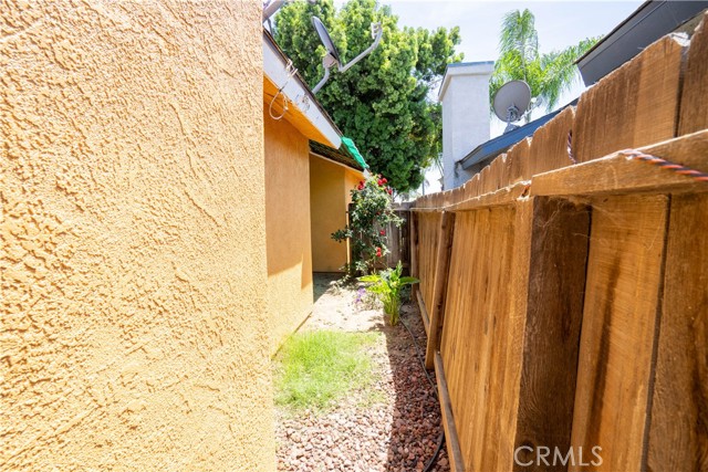 Detail Gallery Image 33 of 33 For 2380 S Holly Ave, Fresno,  CA 93706 - 4 Beds | 2 Baths
