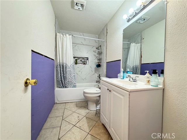 Detail Gallery Image 8 of 11 For 2725 Jojoba Ter, Palmdale,  CA 93550 - 4 Beds | 2 Baths