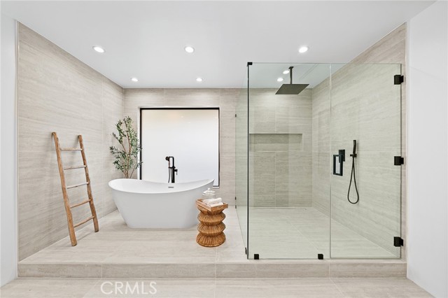 19750 Wells Drive, Woodland Hills CA: https://media.crmls.org/medias/04473f4f-b0bd-42f9-8814-ce9945426caa.jpg