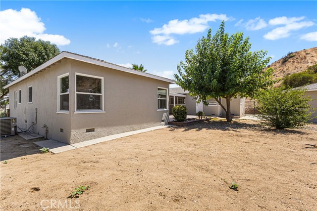 33325 Fairview Street, Lake Elsinore CA: https://media.crmls.org/medias/04478136-a39b-421a-84bb-d100e569b32b.jpg