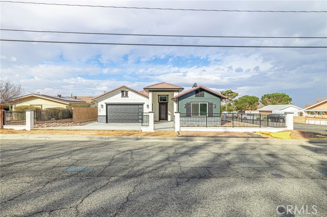 5629 Avenue M-8, Palmdale, California 93551, 4 Bedrooms Bedrooms, ,3 BathroomsBathrooms,Single Family Residence,For Sale,Avenue M-8,SR24211219