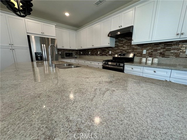 Detail Gallery Image 11 of 34 For 1780 Plan Tree Dr, Upland,  CA 91784 - 4 Beds | 3 Baths
