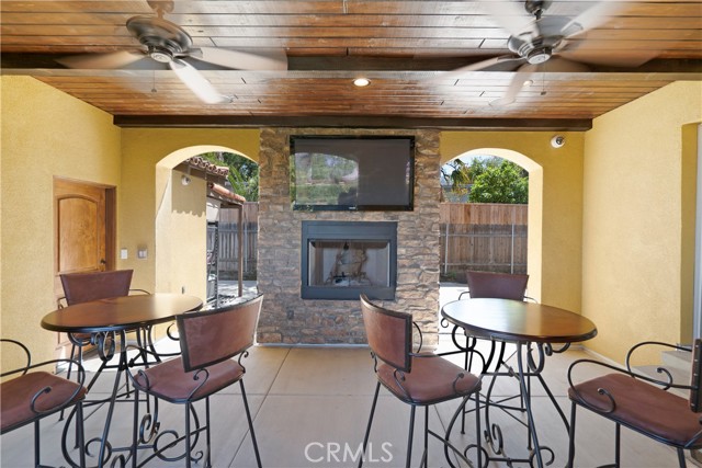 Detail Gallery Image 6 of 61 For 4034 Crown Ranch Rd, Corona,  CA 92881 - 4 Beds | 3 Baths