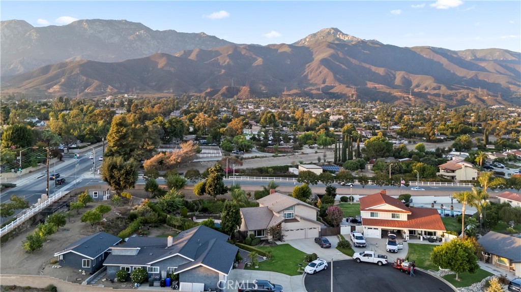 https://media.crmls.org/medias/04489604-cac6-4746-bc22-c078e62dd878.jpg?preset=X-Large