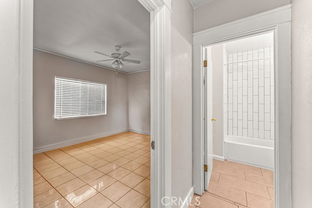 2820 E 6th Street, Los Angeles CA: https://media.crmls.org/medias/0448d757-5757-4705-949f-b5f0a2b496e1.jpg