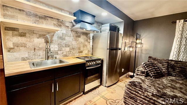 Detail Gallery Image 6 of 26 For 7904 Laurel Canyon #12,  North Hollywood,  CA 91605 - 1 Beds | 1 Baths