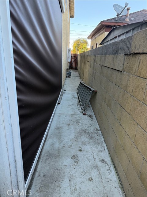 Detail Gallery Image 23 of 28 For 4622 W 156th, Lawndale,  CA 90260 - 3 Beds | 3 Baths