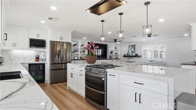 Detail Gallery Image 13 of 32 For 11179 Pala, Jurupa Valley,  CA 91752 - 5 Beds | 4 Baths