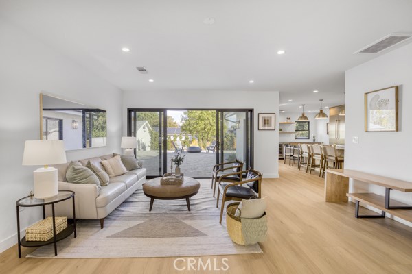 Detail Gallery Image 8 of 29 For 7932 Woodlake, West Hills,  CA 91304 - 4 Beds | 3 Baths