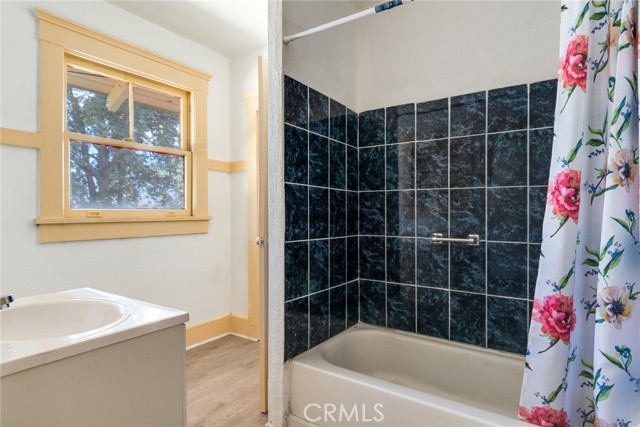 Detail Gallery Image 14 of 27 For 869 N F St, San Bernardino,  CA 92410 - 5 Beds | 3 Baths