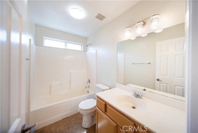 Detail Gallery Image 15 of 55 For 29448 Rock Point, Lake Elsinore,  CA 92530 - 4 Beds | 3 Baths