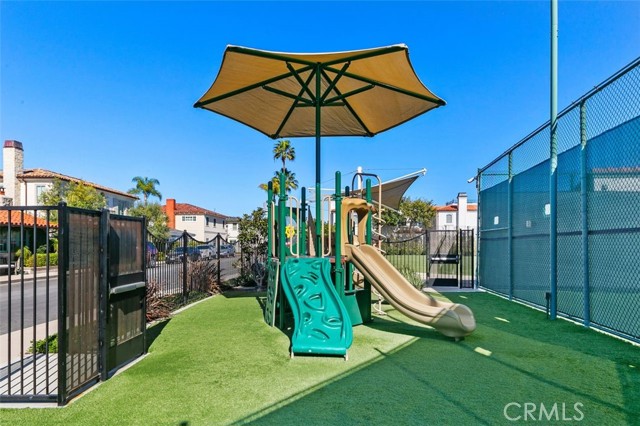 Detail Gallery Image 53 of 61 For 106 via Cordova, Newport Beach,  CA 92663 - 2 Beds | 2 Baths