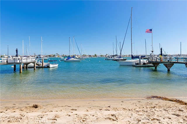 2149 E Ocean Boulevard, Newport Beach CA: https://media.crmls.org/medias/044c6540-d599-41c7-8acf-66c3ef5ce7d0.jpg