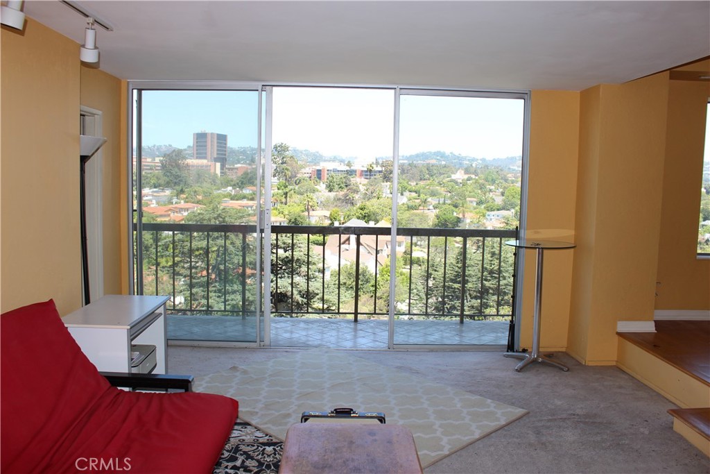 MLS #OC25167934 img 1