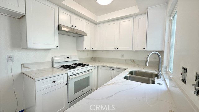 Detail Gallery Image 7 of 19 For 4878 Embassy, La Palma,  CA 90623 - 2 Beds | 2 Baths