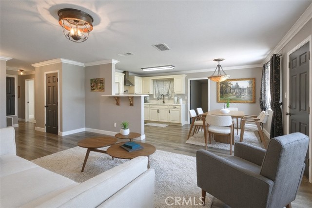 824 Hartzell Avenue, Redlands CA: https://media.crmls.org/medias/044eb483-a4b1-40c0-afb7-26d552fa2c49.jpg