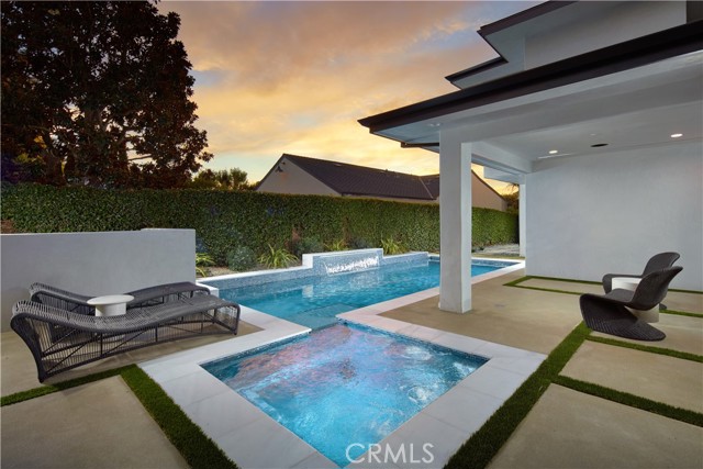 Detail Gallery Image 2 of 31 For 1312 Dover Drive, Newport Beach,  CA 92660 - 4 Beds | 4 Baths