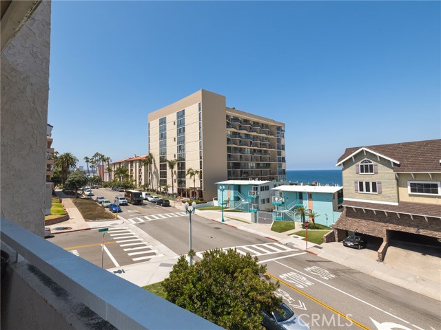 428 Esplanade, Redondo Beach, California 90277, 2 Bedrooms Bedrooms, ,1 BathroomBathrooms,Residential,Sold,Esplanade,SB23119318