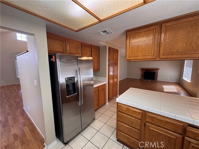 Detail Gallery Image 8 of 44 For 4546 Grandview Dr, Palmdale,  CA 93551 - 3 Beds | 3 Baths