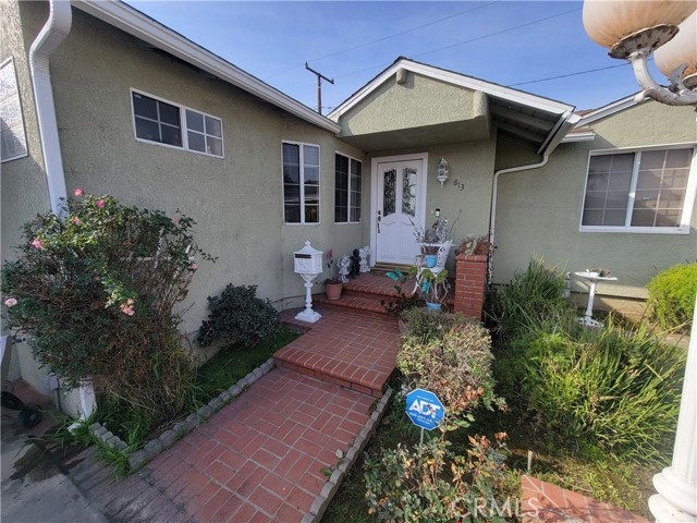 813 North View Crest Drive, Montebello, California 90640, 2 Bedrooms Bedrooms, ,2 BathroomsBathrooms,Single Family Residence,For Sale,North View Crest,PW25024951