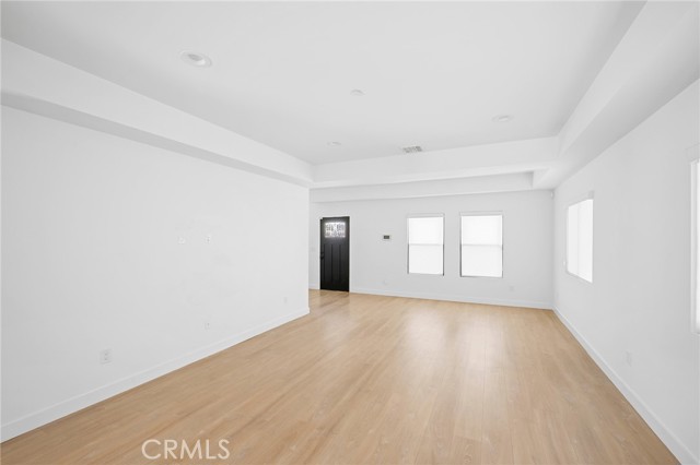 5826 Craner Avenue, North Hollywood CA: https://media.crmls.org/medias/044f85b9-5586-40fe-b1c8-6d70fe15f106.jpg