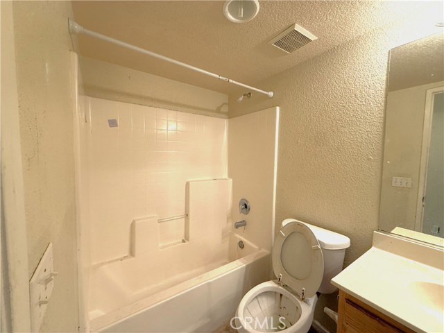 Detail Gallery Image 7 of 24 For 45572 Robinson Dr, Lancaster,  CA 93535 - 5 Beds | 3 Baths