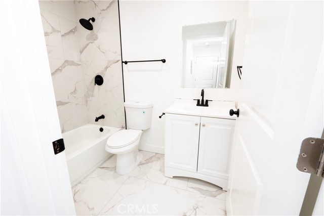 Detail Gallery Image 7 of 8 For 5739 S St Andrews, Los Angeles,  CA 90062 - – Beds | – Baths