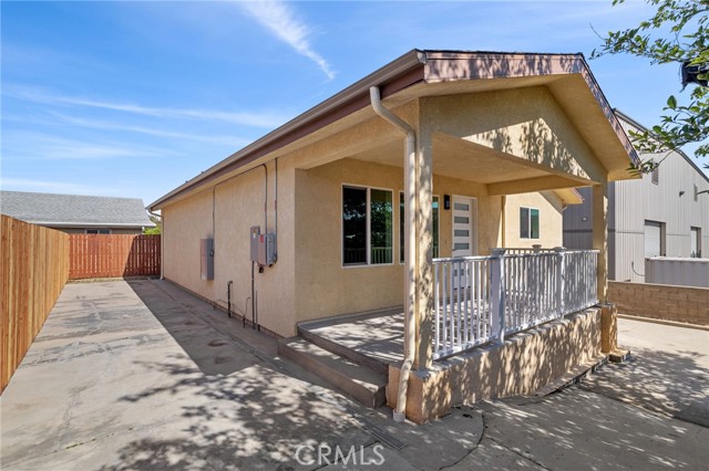 Detail Gallery Image 1 of 25 For 14815 Country Ln #2,  Fontana,  CA 92335 - 3 Beds | 2 Baths