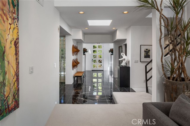 4219 Tarzana Estates Drive, Tarzana CA: https://media.crmls.org/medias/045276ca-fe06-4253-84e6-0738f8269ccf.jpg