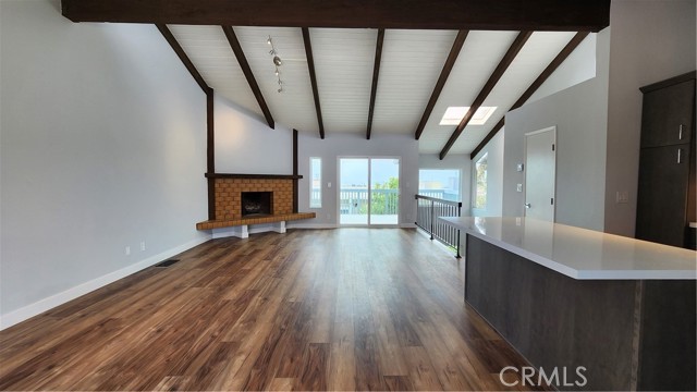 Detail Gallery Image 16 of 39 For 161 Monterey Bld a,  Hermosa Beach,  CA 90254 - 3 Beds | 2/1 Baths