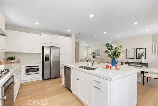 Detail Gallery Image 15 of 50 For 554 Catalonia, Lake Forest,  CA 92630 - 4 Beds | 4 Baths