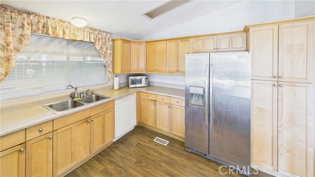 Detail Gallery Image 6 of 21 For 1550 Rimpau Ave #39,  Corona,  CA 92881 - 2 Beds | 2 Baths