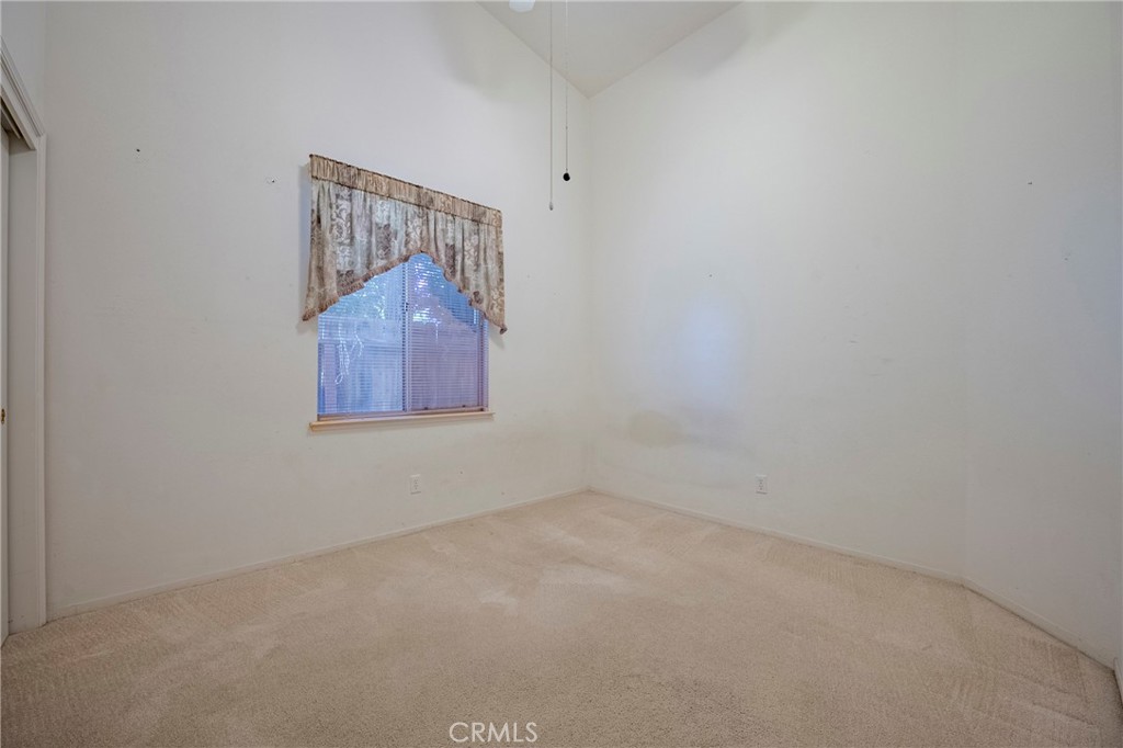 https://media.crmls.org/medias/04535e6b-6453-43f8-b3bb-c08ea36819e1.jpg?preset=X-Large