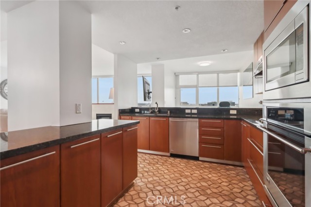 Detail Gallery Image 16 of 48 For 3131 Michelson Dr #1504,  Irvine,  CA 92612 - 2 Beds | 2/1 Baths