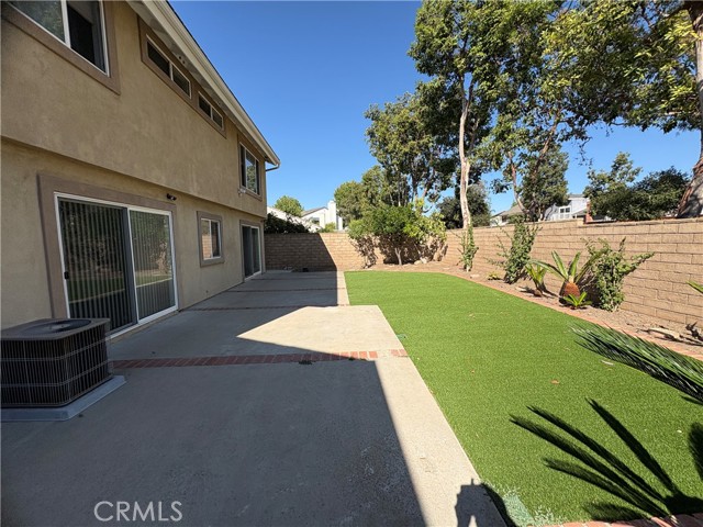 12 Longstreet, Irvine CA: https://media.crmls.org/medias/0453ef55-226a-443d-9b7c-bbbfbd5bec7d.jpg