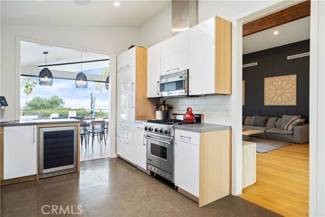 Detail Gallery Image 16 of 65 For 11308 Dona Teresa Dr, Studio City,  CA 91604 - 5 Beds | 4 Baths