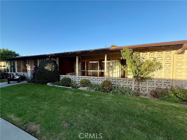 Detail Gallery Image 3 of 22 For 13381 El Dorado Dr 202d,  Seal Beach,  CA 90740 - 2 Beds | 1 Baths