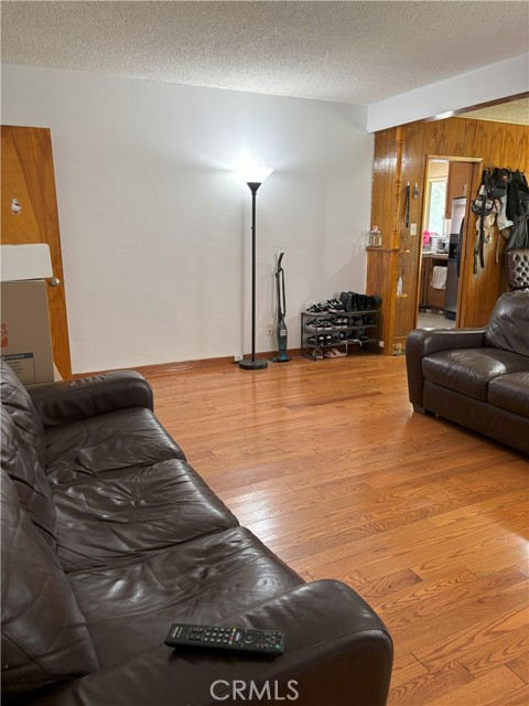 9525 Dearborn Avenue, South Gate, California 90280, 2 Bedrooms Bedrooms, ,1 BathroomBathrooms,Residential,For Sale,9525 Dearborn Avenue,CRDW25161097
