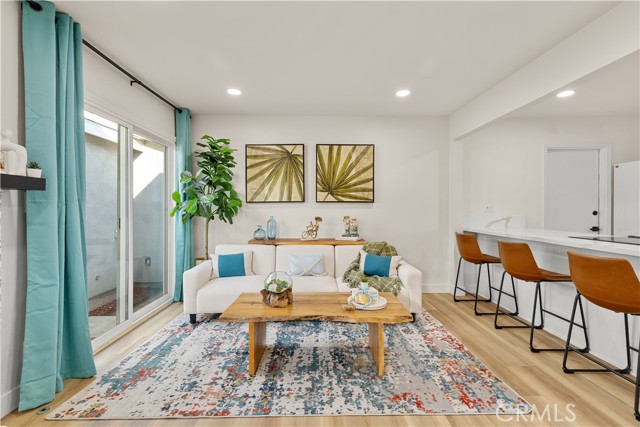 Detail Gallery Image 4 of 68 For 10511 Dewey Dr, Garden Grove,  CA 92840 - 10 Beds | 6 Baths