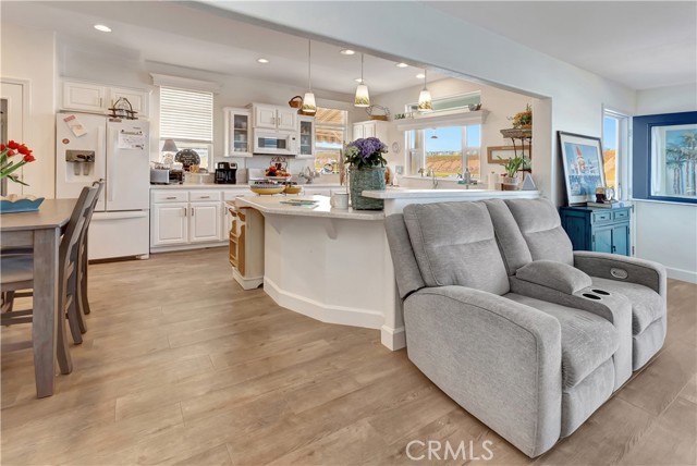 Detail Gallery Image 9 of 53 For 40 Saratoga, Newport Beach,  CA 92660 - 3 Beds | 2/1 Baths