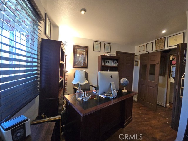 5034 Marseilles Court, Palmdale CA: https://media.crmls.org/medias/0457630a-0477-40af-9555-ef4e6f932a4c.jpg