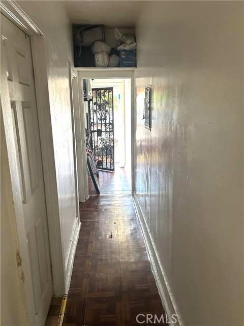 146 E 45th Street, Los Angeles CA: https://media.crmls.org/medias/0457f31b-e4ca-4221-a128-4f848f65d7ed.jpg
