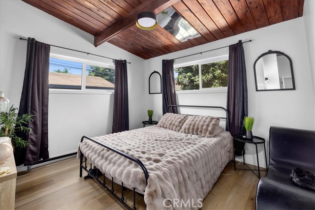 140 E 69th Street, Long Beach CA: https://media.crmls.org/medias/0458492a-d377-4c09-824d-2f62aac58549.jpg