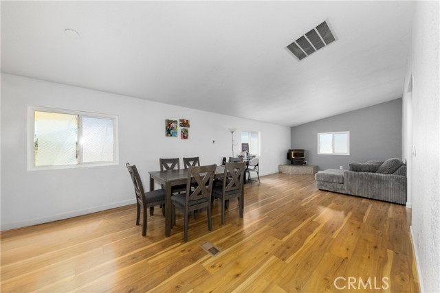 Detail Gallery Image 13 of 30 For 38448 95th St, Palmdale,  CA 93591 - 3 Beds | 2 Baths