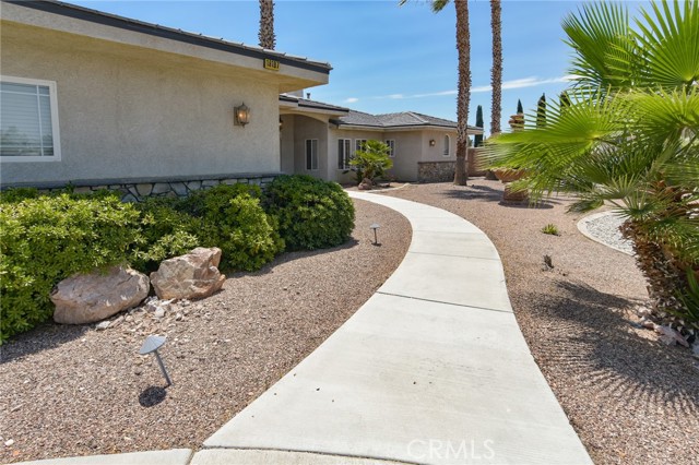 Detail Gallery Image 4 of 50 For 19187 Glenbrook Cir, Apple Valley,  CA 92308 - 3 Beds | 2/1 Baths