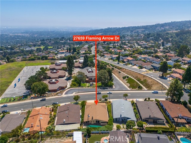 27659 Flaming Arrow Drive, Rancho Palos Verdes CA: https://media.crmls.org/medias/04599f30-0715-46f1-9e1f-2a43b119b1ec.jpg