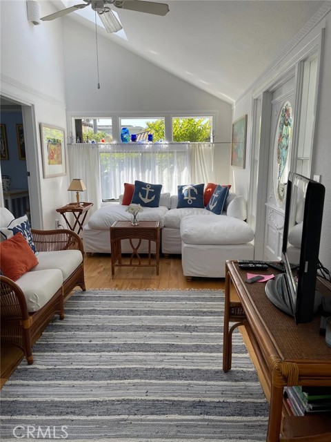 Detail Gallery Image 15 of 31 For 1504 Carmelita St, Laguna Beach,  CA 92651 - 2 Beds | 1 Baths