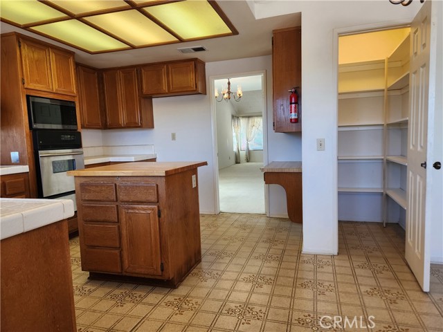 Detail Gallery Image 12 of 55 For 330 Amberwood Dr, Walnut,  CA 91789 - 5 Beds | 3 Baths