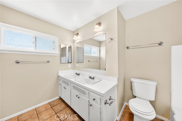 Detail Gallery Image 15 of 43 For 1105 E 42nd, San Bernardino,  CA 92404 - 4 Beds | 2 Baths