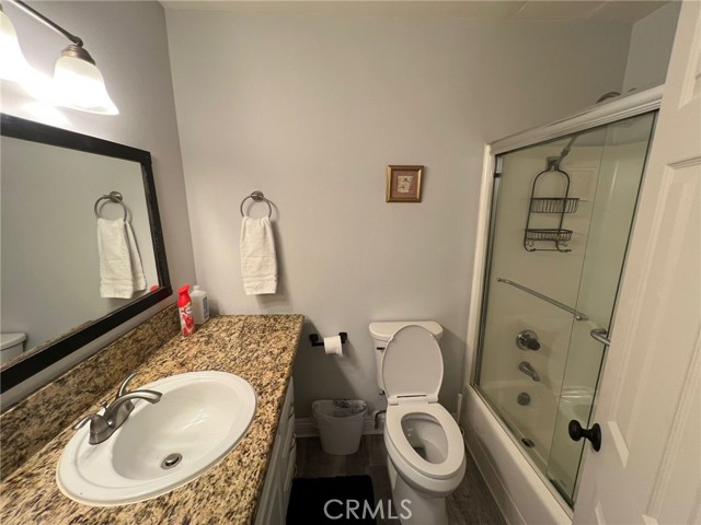 Detail Gallery Image 3 of 15 For 18620 Hatteras St #113,  Tarzana,  CA 91356 - 2 Beds | 2 Baths